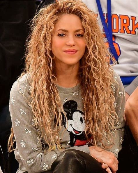 shakira hair